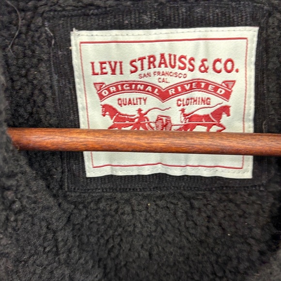 Levi's Men's Black Field Jacket with Sherpa Lining - Picture 3 of 5